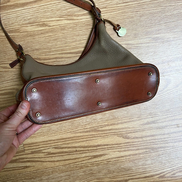 Dooney & Bourke vintage light taupe top zip shoulder bag all weather leather